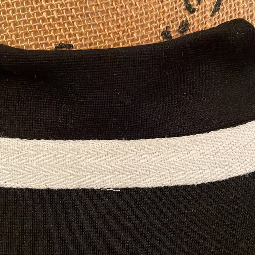 Nice-forever black form fitting dress, size medium. - Picture 4 of 16